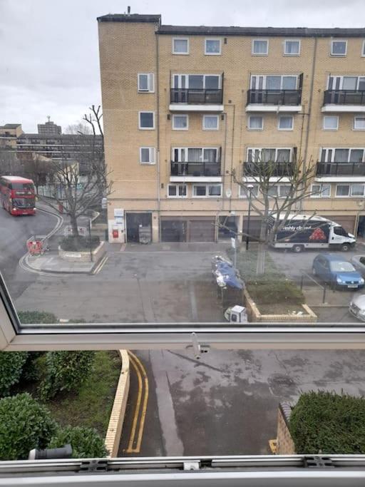 Wilmot Close Лондон Экстерьер фото